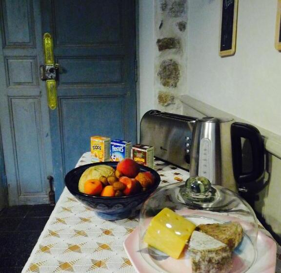 تختخواب و صبحانه Chez Lola Maison D Hôtes Corbières