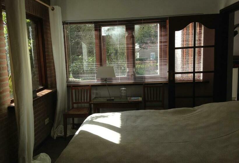 تختخواب و صبحانه Hofje7