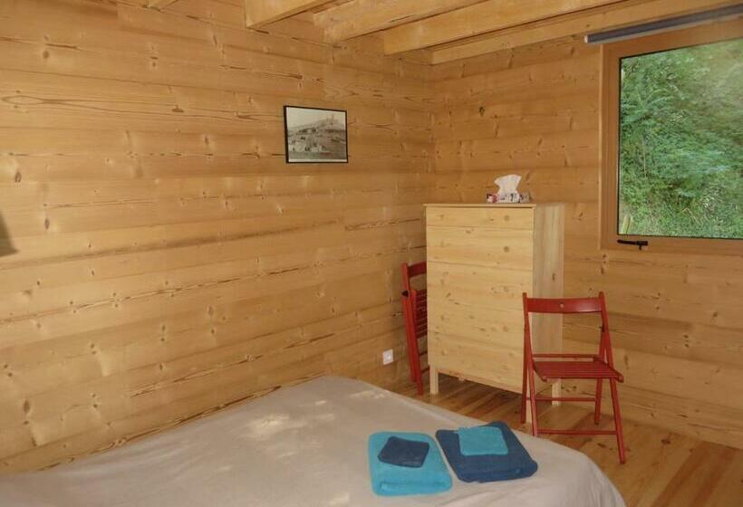 민박 La Cabane Aux Sapins