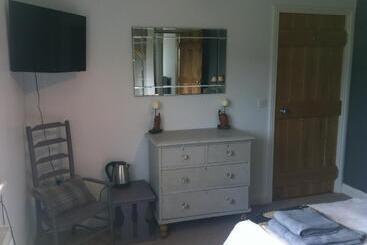 East Dunster Deer Farm B&b