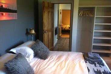 East Dunster Deer Farm B&b