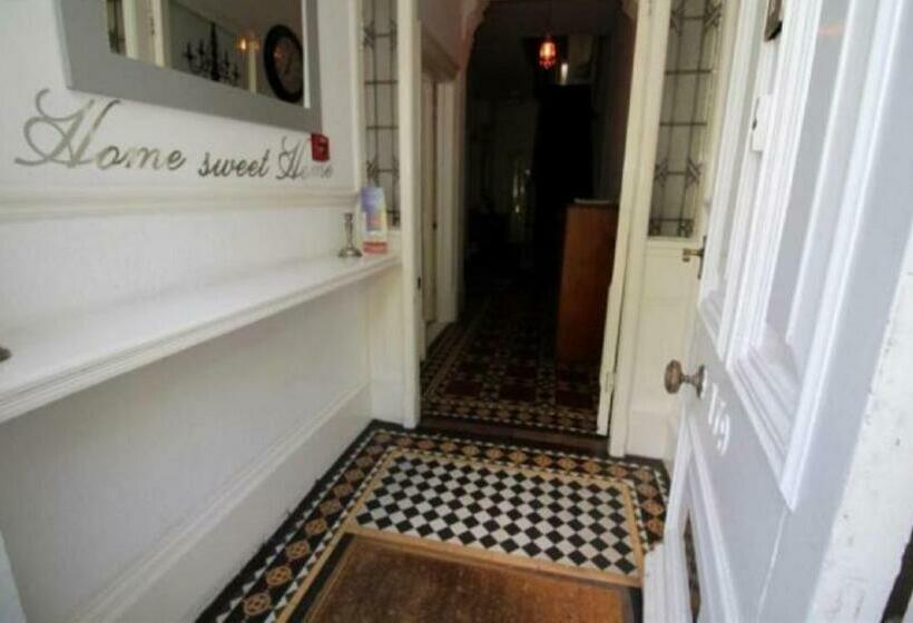 بنسيون Barrie Guest House