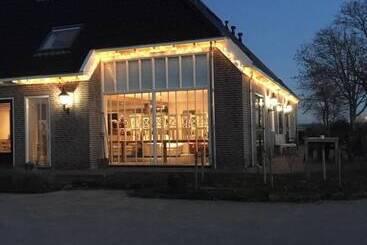 تختخواب و صبحانه Boerderij De Waard