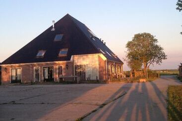 تختخواب و صبحانه Boerderij De Waard