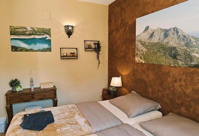 تختخواب و صبحانه Finca Oliva