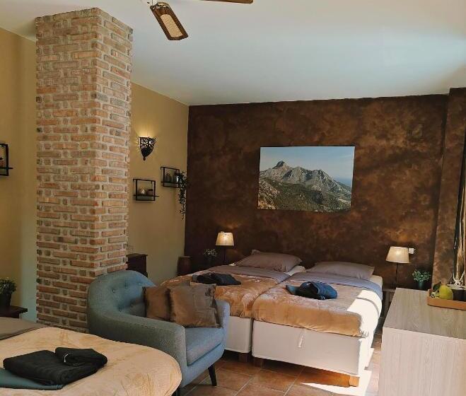 تختخواب و صبحانه Finca Oliva