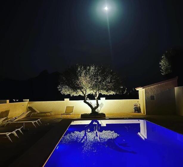 تختخواب و صبحانه Finca Oliva