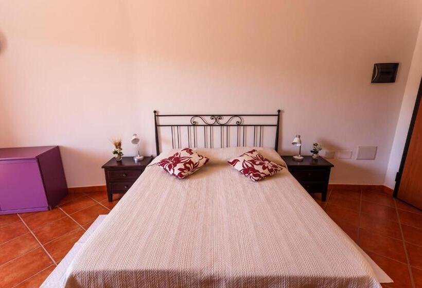 تختخواب و صبحانه La Colbula