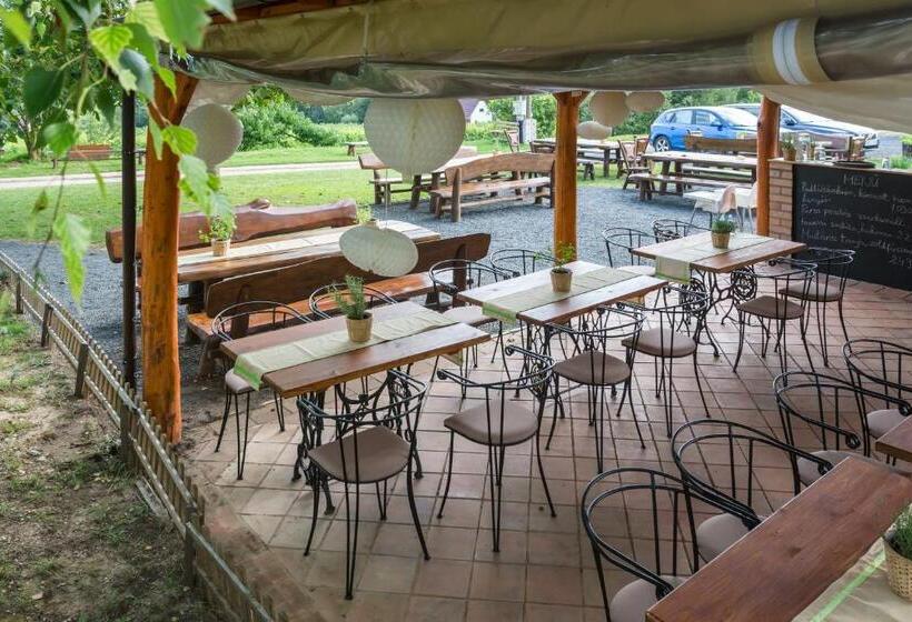 住宿加早餐  Tagyon Birtok Royal Apartmanház