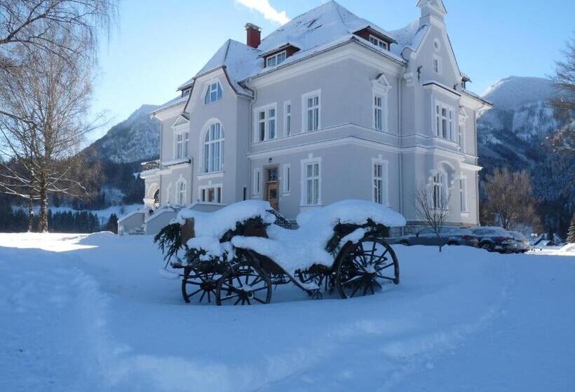 Отель Villa Bergzauber