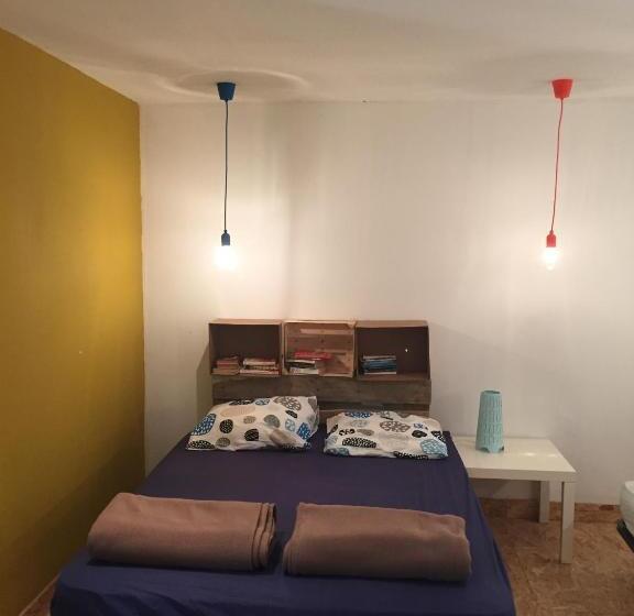 هاستل Venez Dormir Chez Nous  #condom#gascogne#d Artagnan#armagnac#le Bonheur Est Dans Le Gers