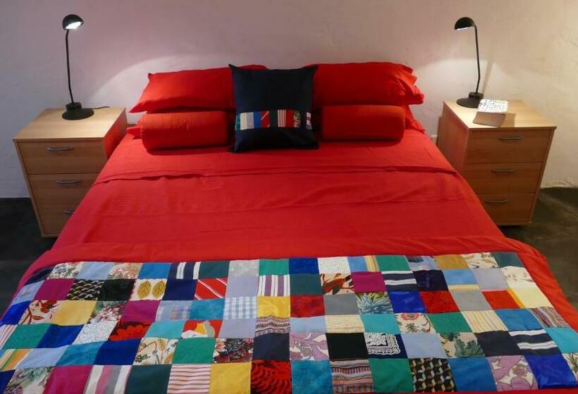 تختخواب و صبحانه Cala Clareta