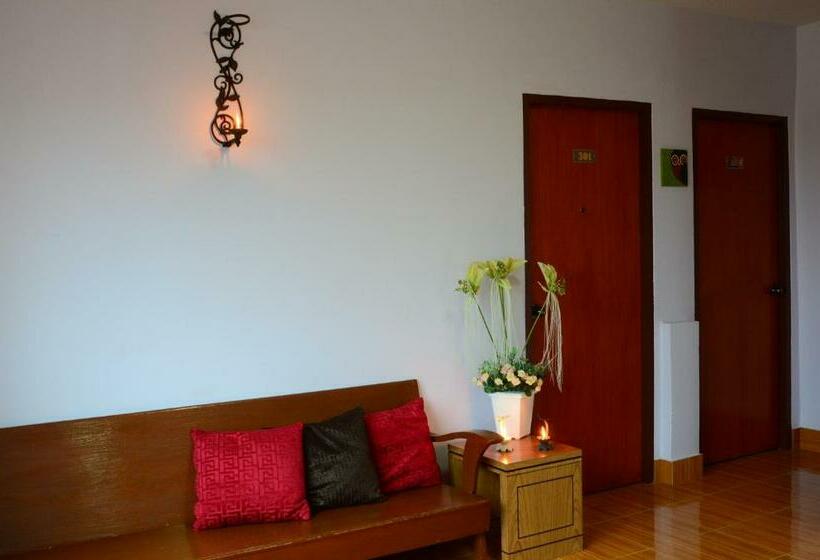 פנסיון Phoonsab Hostel