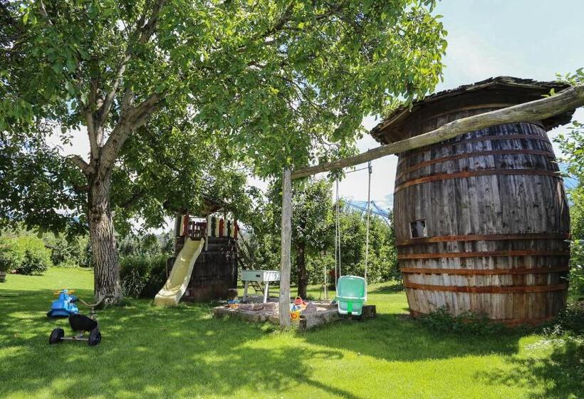 تختخواب و صبحانه Appartements Weisshauserhof