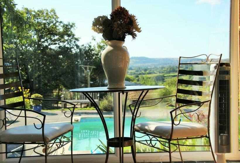 مبيت وإفطار Watchcombe House