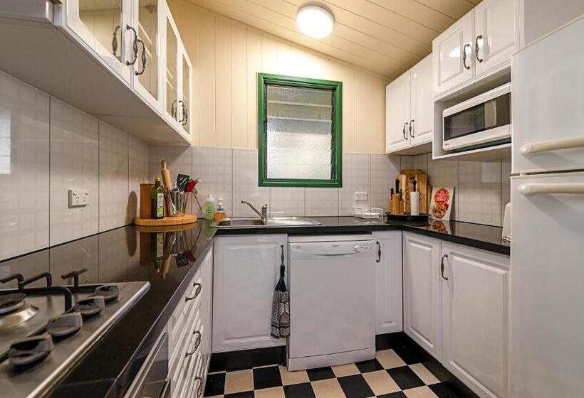 ペンション Pitstop Lodge Guesthouse B&b