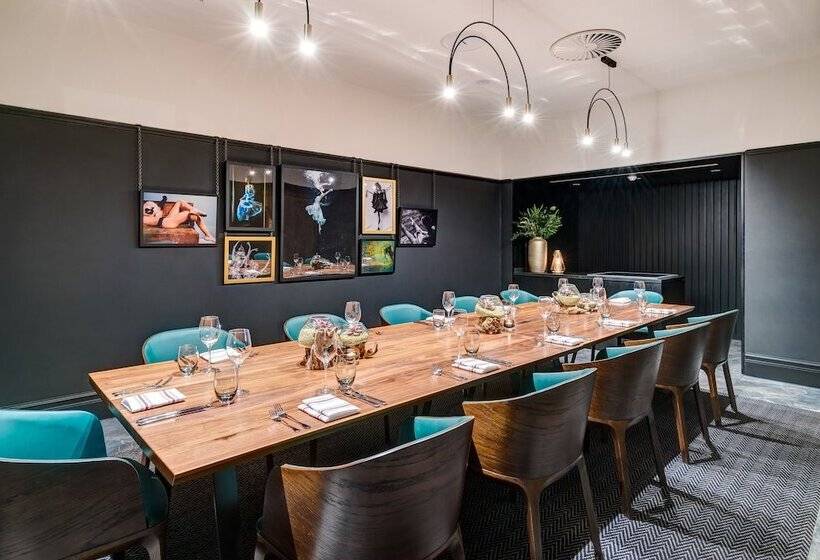 هتل Apex Temple Court