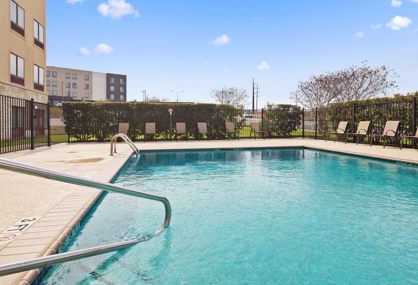 هتل Best Western Plus Austin Airport Inn & Suites