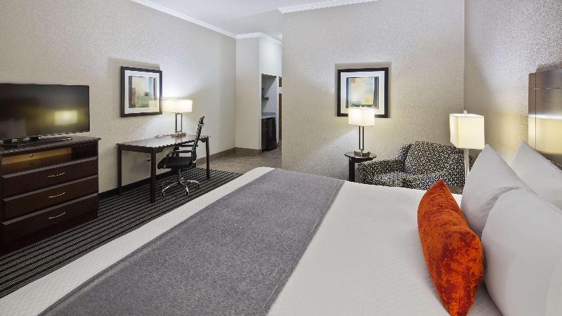 هتل Best Western Plus Austin Airport Inn & Suites