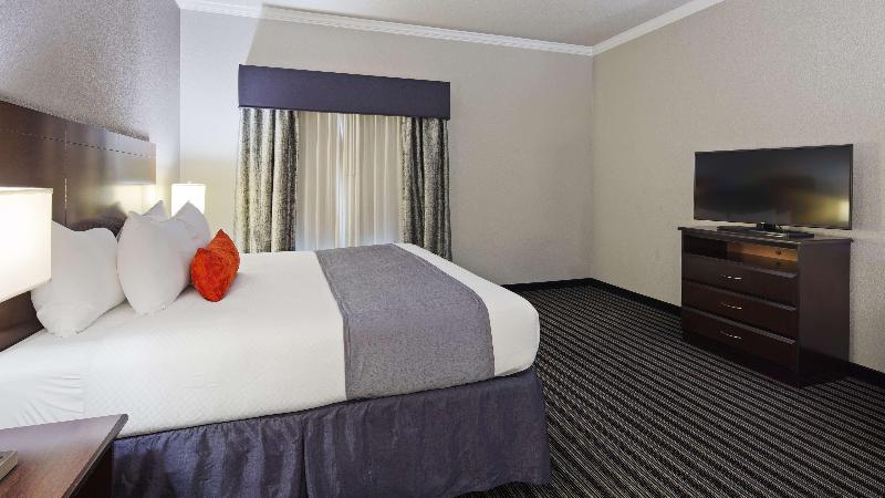 هتل Best Western Plus Austin Airport Inn & Suites