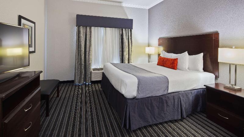 هتل Best Western Plus Austin Airport Inn & Suites