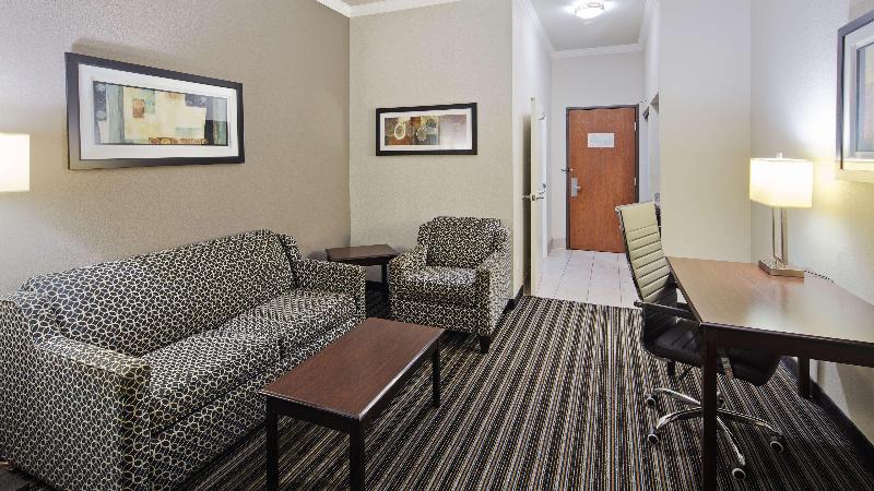 هتل Best Western Plus Austin Airport Inn & Suites