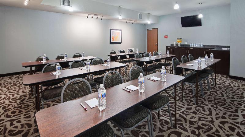 هتل Best Western Plus Austin Airport Inn & Suites