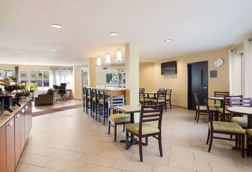 هتل Best Western Plus Traverse City