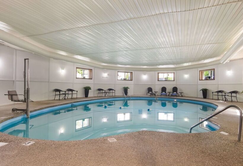 هتل Best Western Plus Traverse City