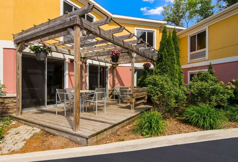 هتل Best Western Plus Traverse City