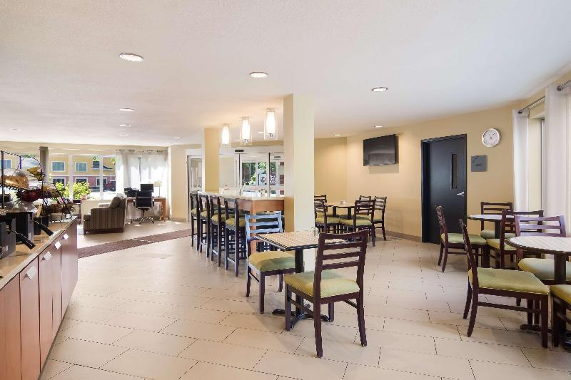 هتل Best Western Plus Traverse City