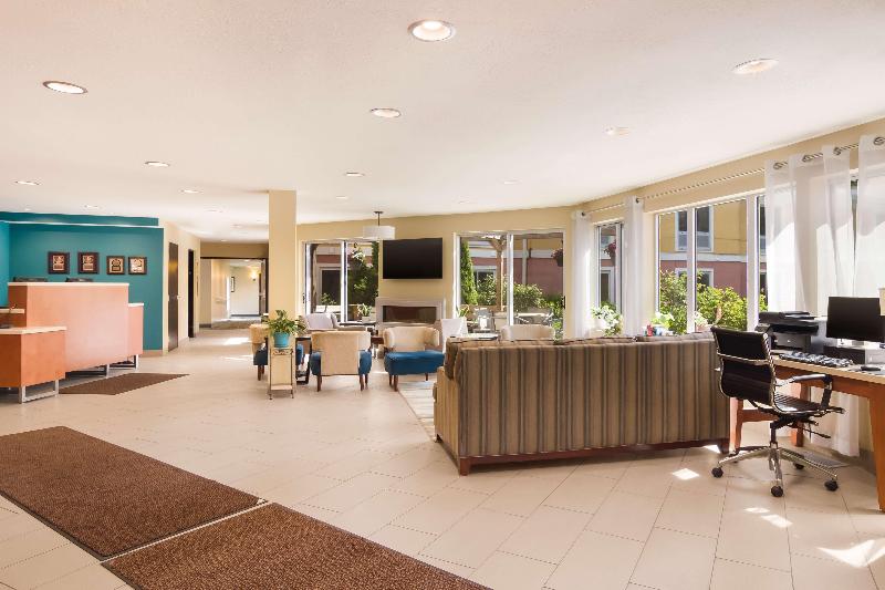 هتل Best Western Plus Traverse City
