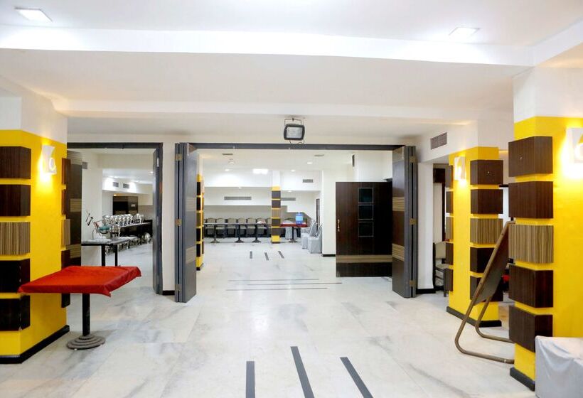 Click Hotel Yuvraj
