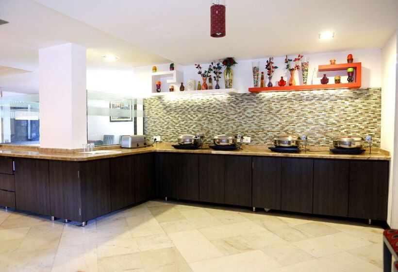 Click Hotel Yuvraj