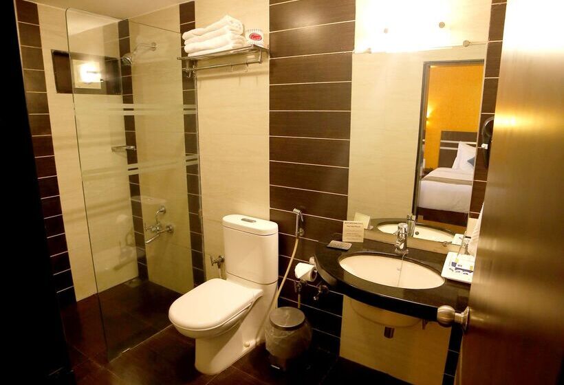 Click Hotel Yuvraj