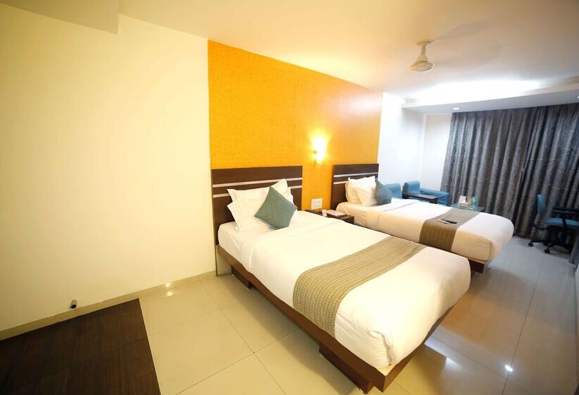 Click Hotel Yuvraj