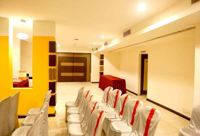 Click Hotel Yuvraj