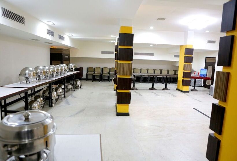 Click Hotel Yuvraj