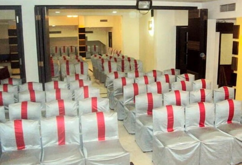 Click Hotel Yuvraj