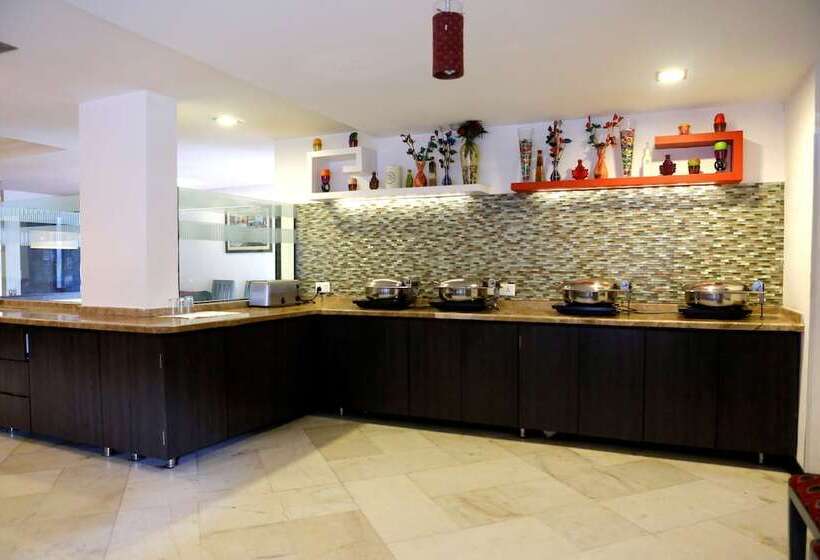 Click Hotel Yuvraj