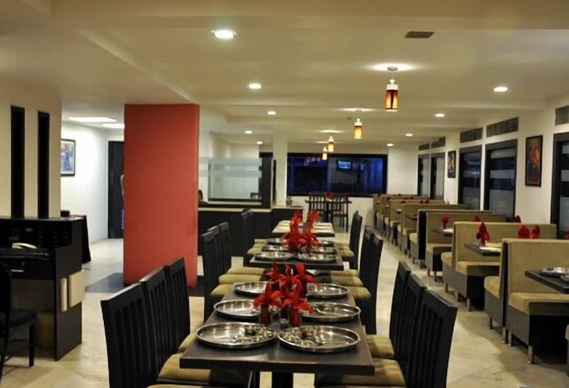 Click Hotel Yuvraj