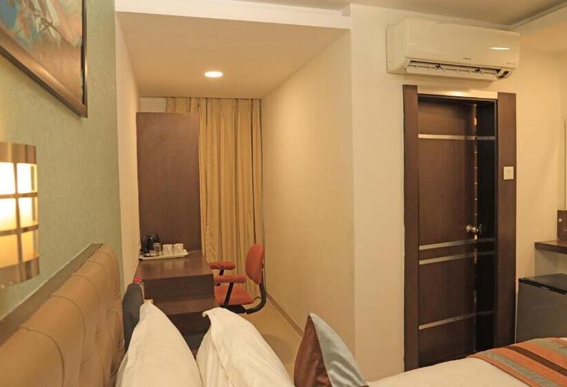 Click Hotel Yuvraj