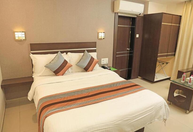 Click Hotel Yuvraj