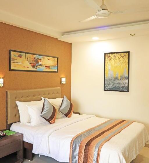 Click Hotel Yuvraj