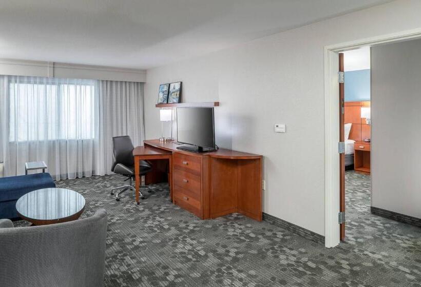 هتل Courtyard By Marriott Austin Parmer Tech Ridge
