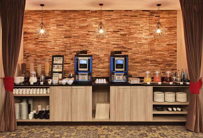 هتل Doubletree By Hilton Lyon Eurexpo & Spa