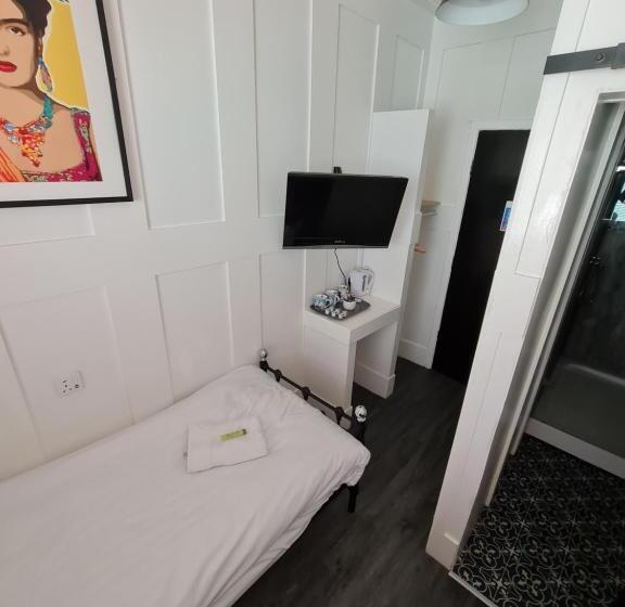 هتل Elmora House