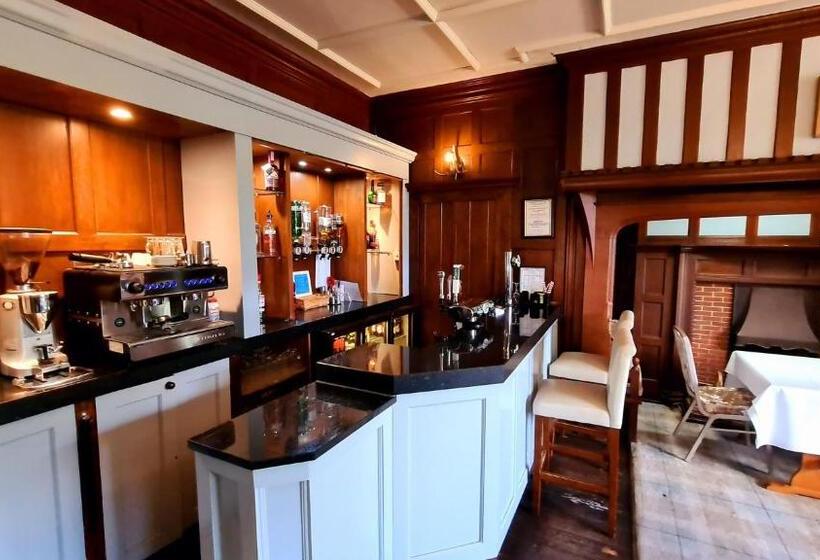 هتل Farnham House