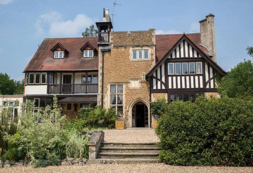 هتل Farnham House