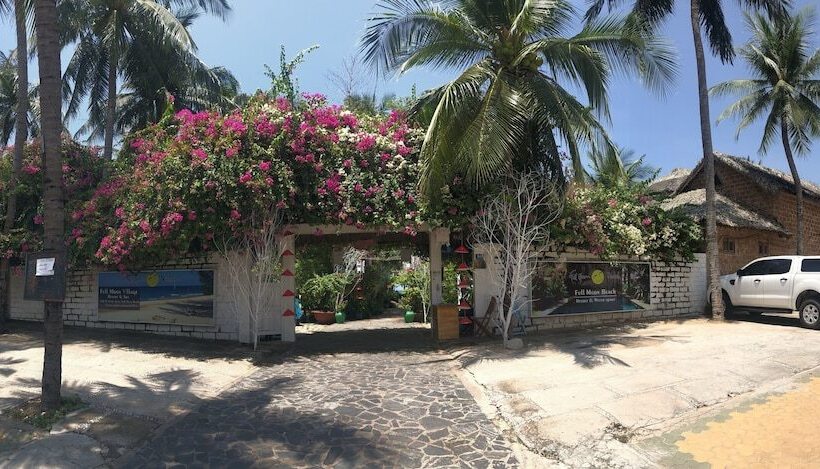 هتل Full Moon Beach